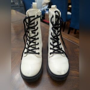 Art Class Girl's Cream And Black Lace Up Side Zip Boots Booties Size 1